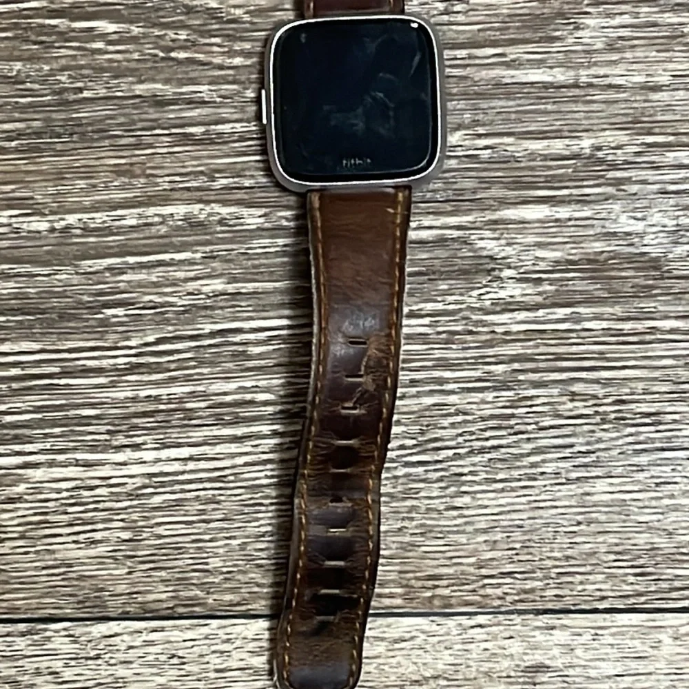 Fitbit Versa Lite with Genuine Leather Band